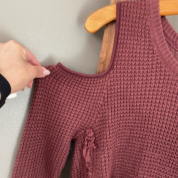 Altar’d state beautiful cold shoulder sweater!
Mauve color!! - Picture 2 of 7